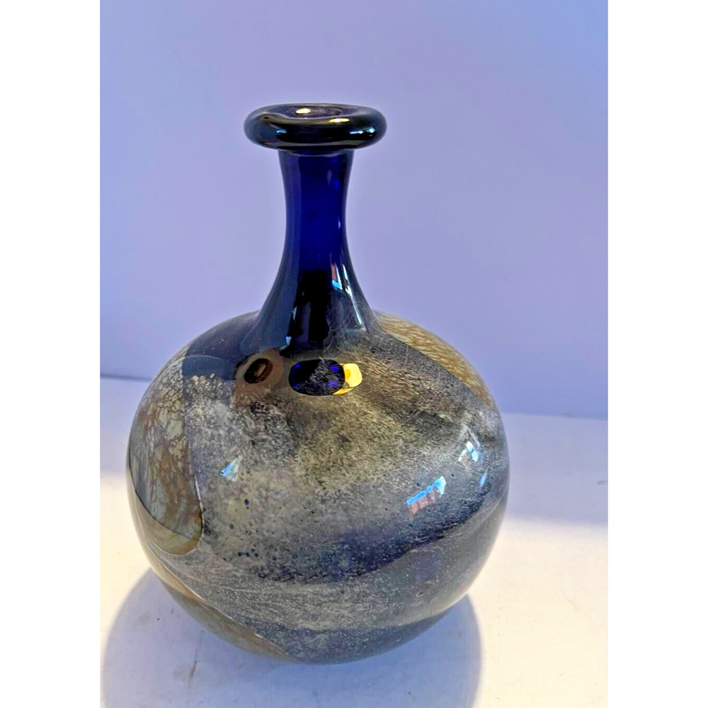 Signed (Donald) Carlson Glass Vase ~ 7 inches tall